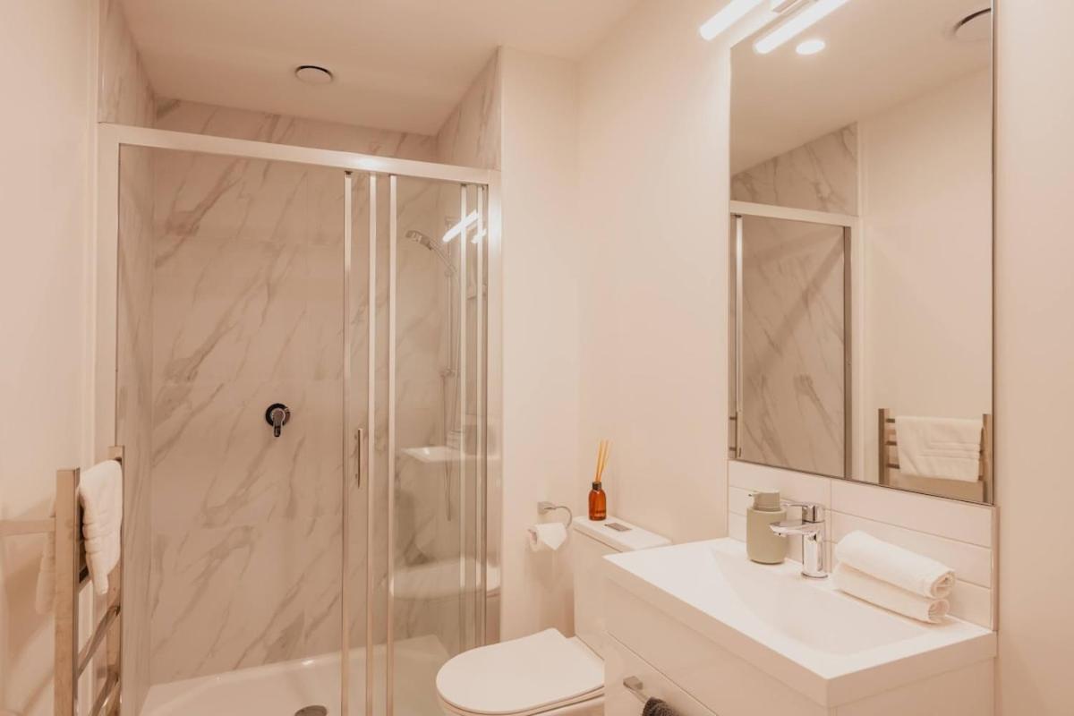 Serene Spaces On Tuam - 2 Bedroom Apartment Christchurch Luaran gambar
